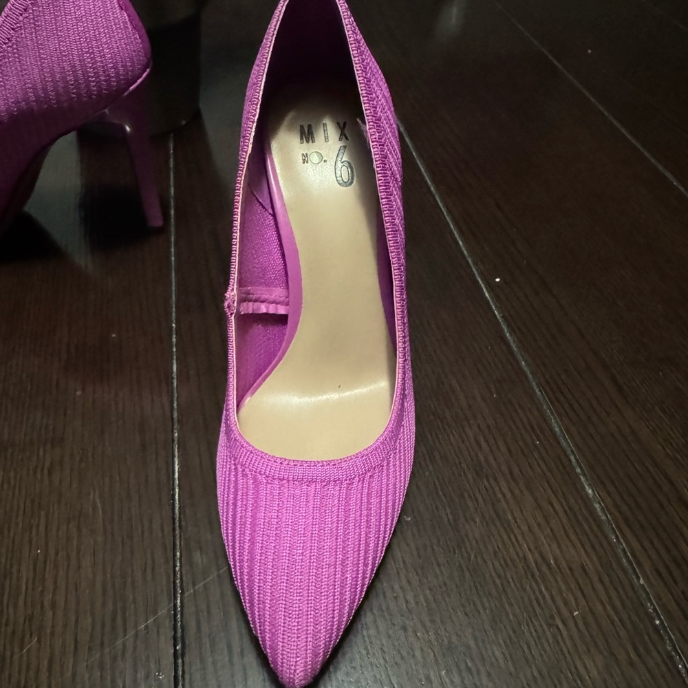 Lavender/pinkish High Heel - Picture 2 of 7